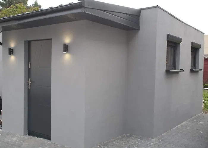 Brookwood Mini Studio Airport Lawica * 포즈난